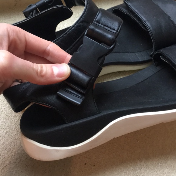 Clarks sandals - Picture 5 of 7